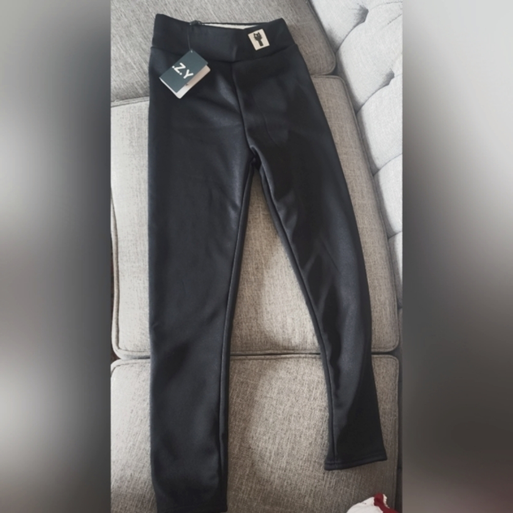 Leggings for outdoor warmth,  with fuzzy lining